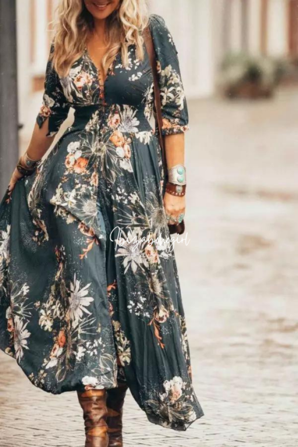 Are you ready for the best boho-chic maxi dress ever! Get the look now!
